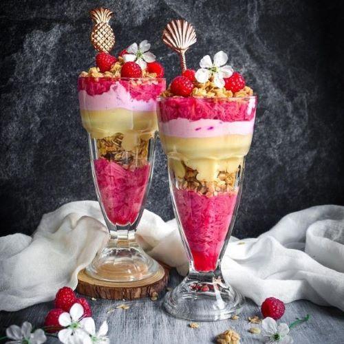 rhubarb crumble sundae