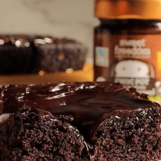 vegan chocolate traybake cake – Sweet Freedom