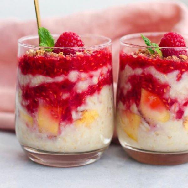 peach and raspberry overnight oats