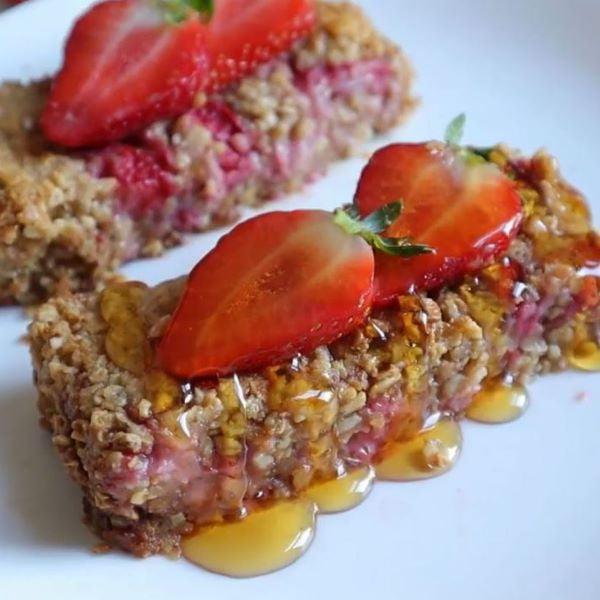 strawberry oat bars