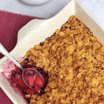 apple and berry cornflake crumble