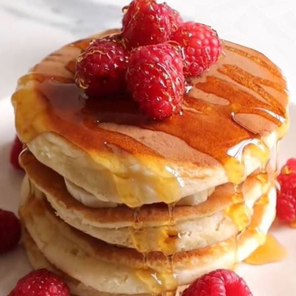 fluffy banana and raspberry pancakes