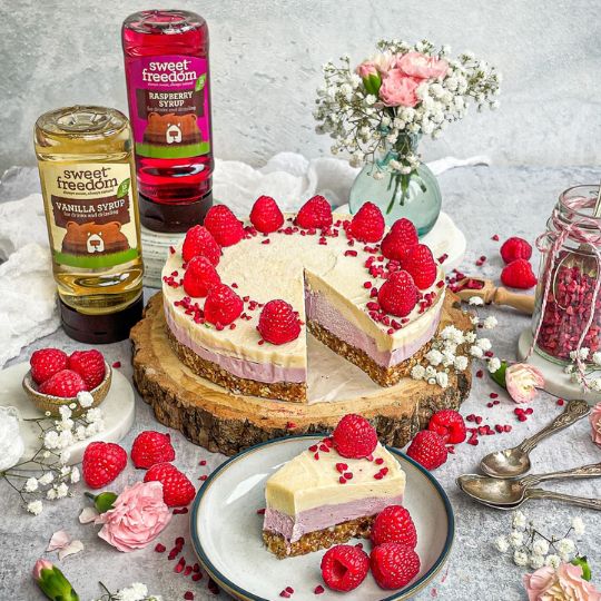 raspberry & vanilla vegan cheesecake
